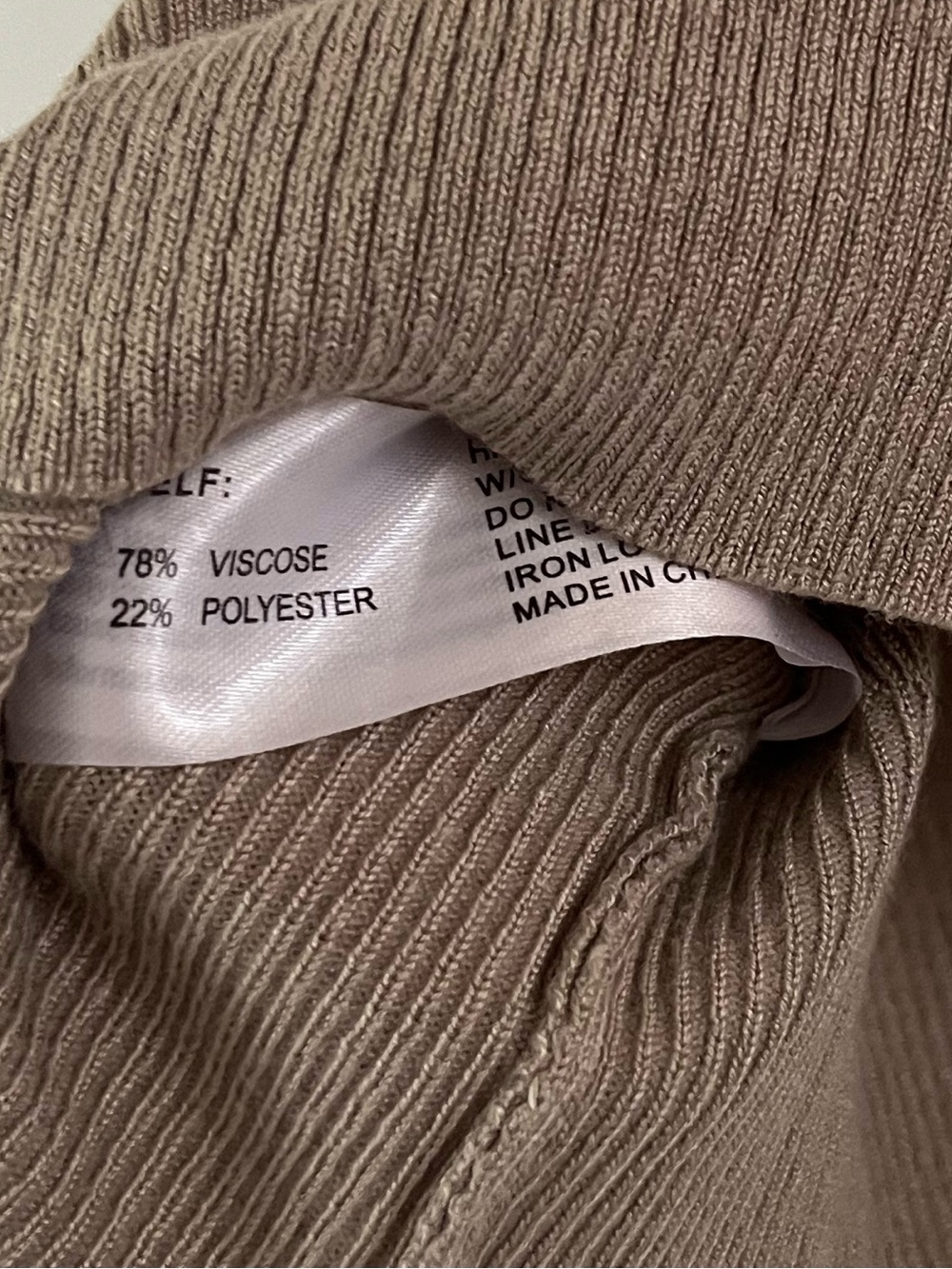 Taupe Ribbed Button-Front Cropped Tank - Picture 5 of 6